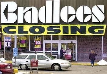 Bradlees store closing
